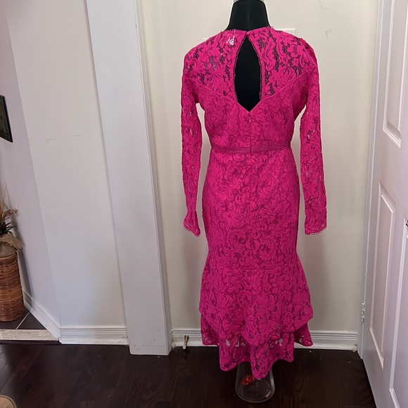 Venus Lace Symmetric Chic Lace Front Slit Dress Size 10 - Picture 3 of 15